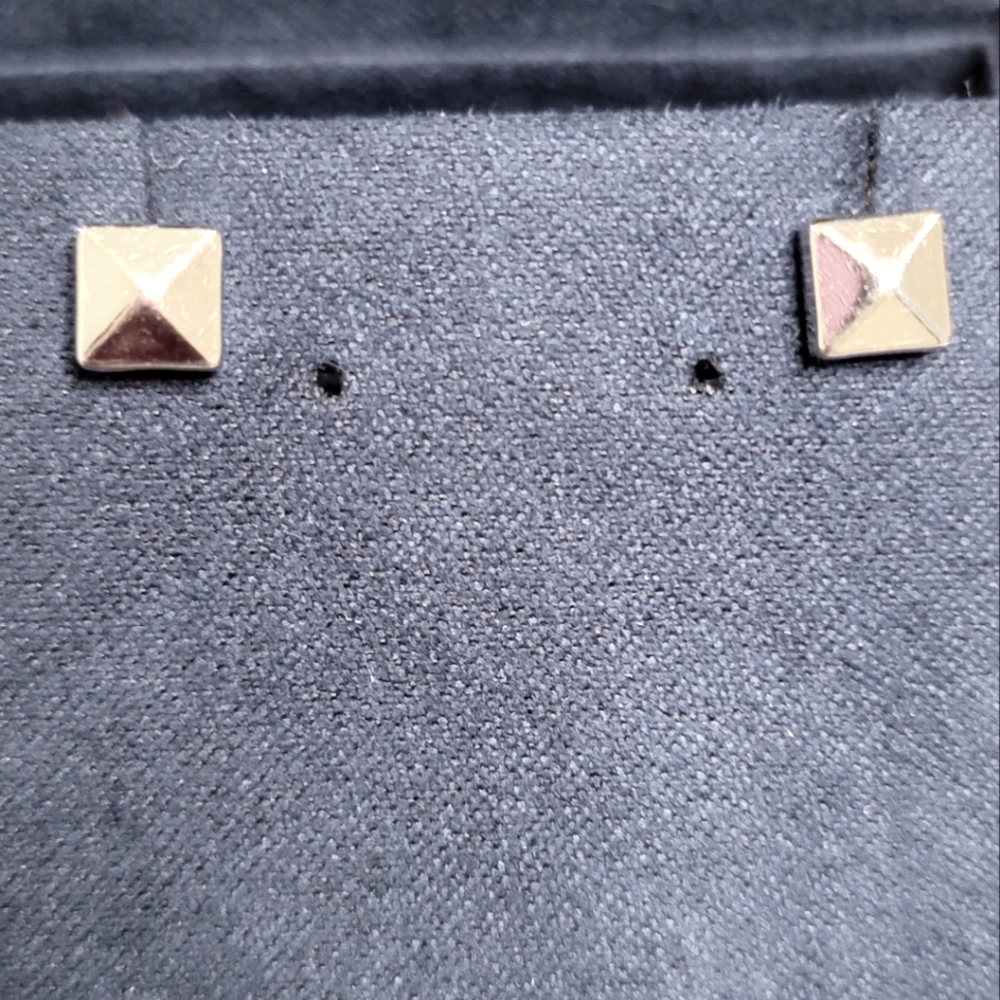 18k white gold Chimento studd earrings ✨️ 😍